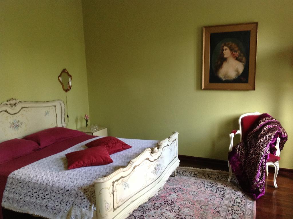 Domus Rosarum Arqua Petrarca Cameră foto
